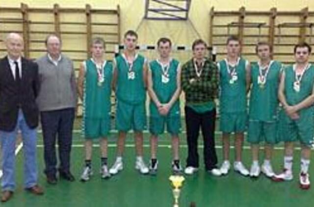 Šeimos veržiasi į krepšinio aikšteles