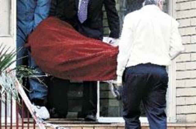 Negyvas vyras savo bute Prancūzijoje pragulėjo trejus metus