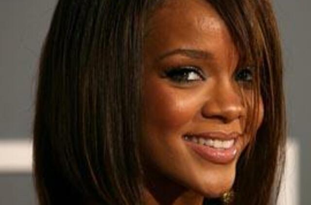 Rihanna: skandalas po skėčiu
