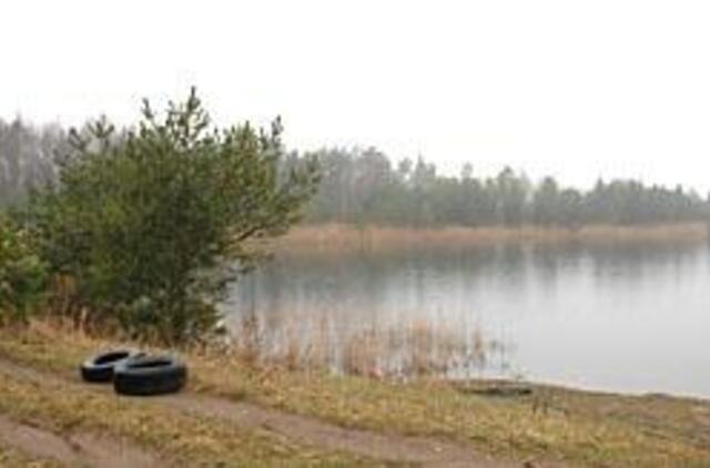 Tvenkinio likimas apaugo gandais