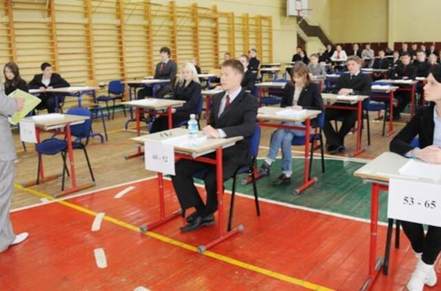 Egzaminai - ant nosies