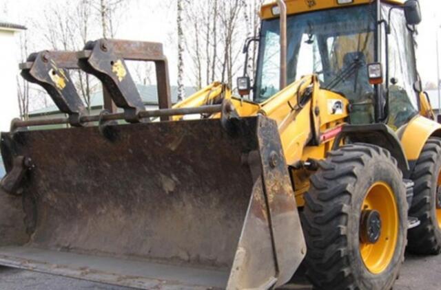 Latvijoje pavogtas krautuvas surastas netoli Telšių