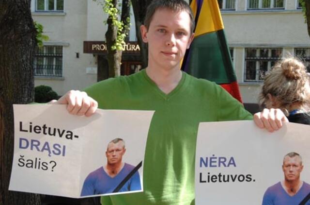 D. Kedžio šalininkai piketavo uostamiestyje