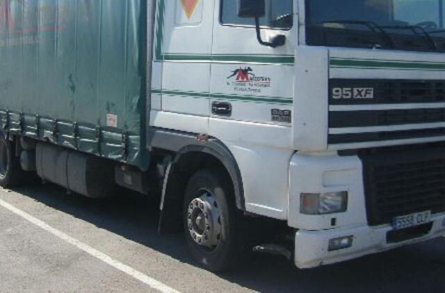 Pasienyje sulaikyti vogti vilkikas ir priekaba