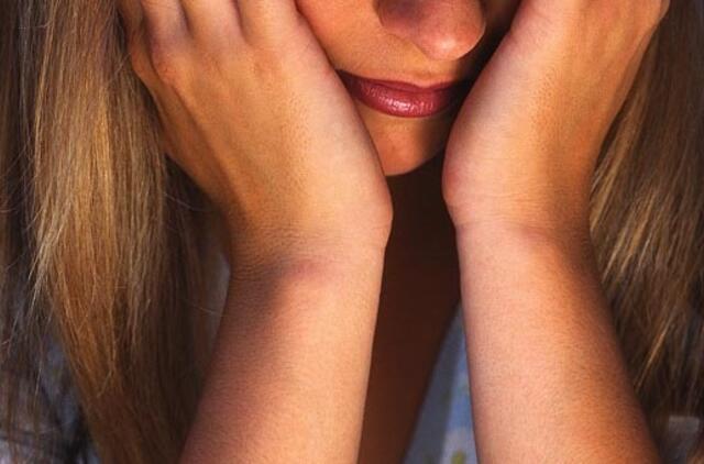 Mergina pranešė šešerius metus buvusi prievartauta patėvio