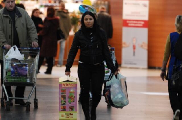 MAXIMA: pardavimai vis dar krenta, bet jau lėčiau