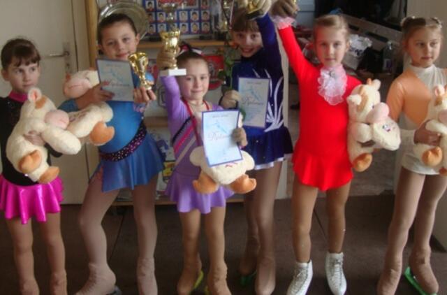 Jaunosios čiuožėjos skynė pergales