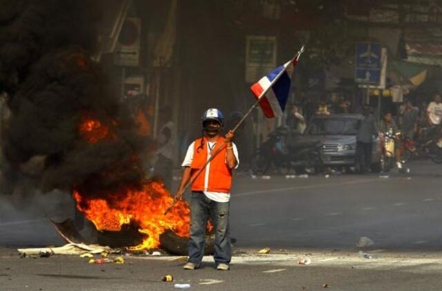 Per susirėmimus Bankoke žuvo 16 žmonių, 157 sužeisti