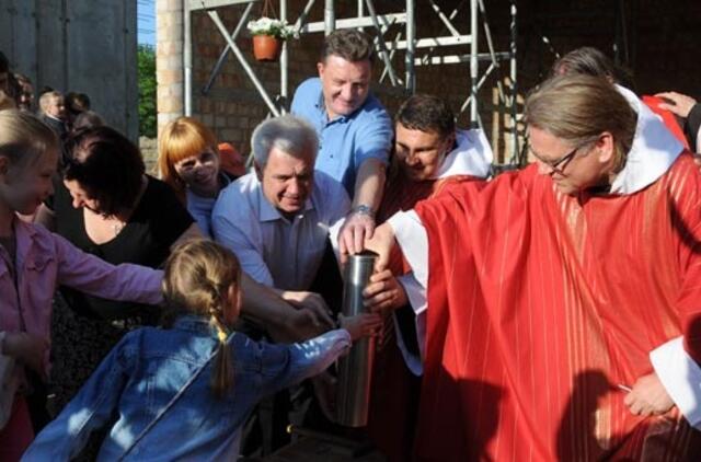 “Vilties bėgimas”: saulėtekis…iš Vakarų