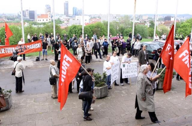 Mitinguotojai: baikime 20 metų užsitęsusį eksperimentą su Lietuva