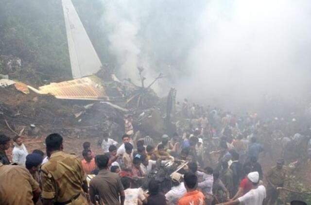 Indijoje nukritusio lėktuvo pilotas pavėlavo tūpti