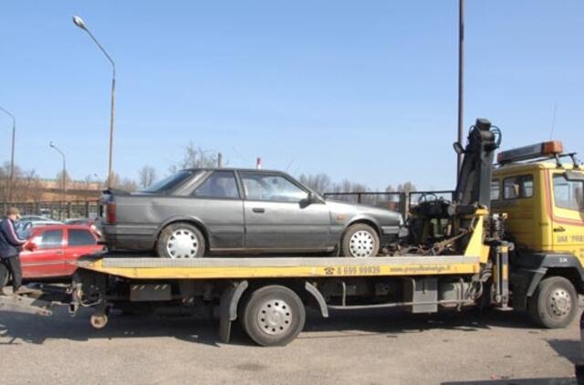 Konfiskuoti automobiliai tampa galvos skausmu