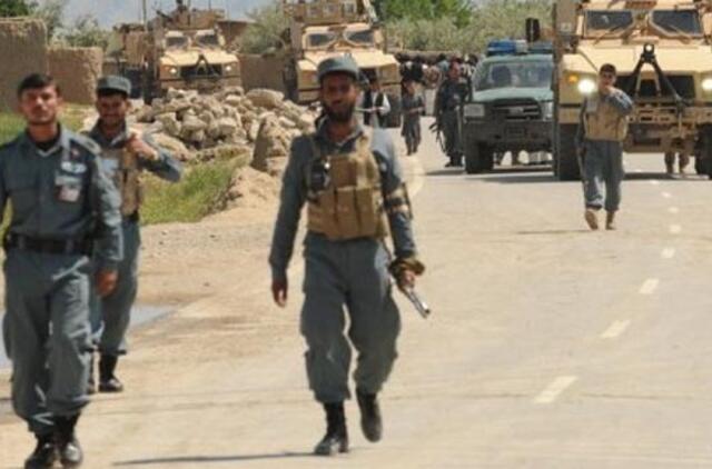 Per savižudžio mirtininko išpuolį Afganistane žuvo 19 kareivių