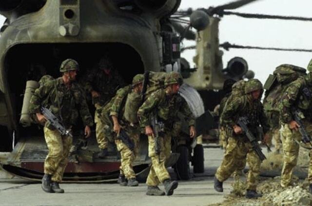 Deividas Kameronas nori, kad britų kariai grįžtų namo iki 2015 m.