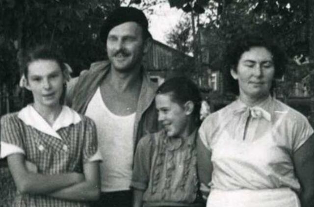 Klaipėdos akvarelės: namai ir žmonės (156)