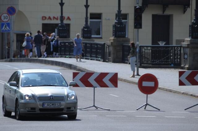 Klaipėdos Tiltų gatvė puošiasi "plytomis"