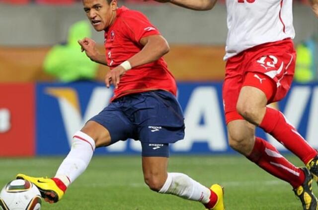 PAR 2010: Čilės futbolininkai įveikė šveicarus ir iškovojo antrąją pergalę