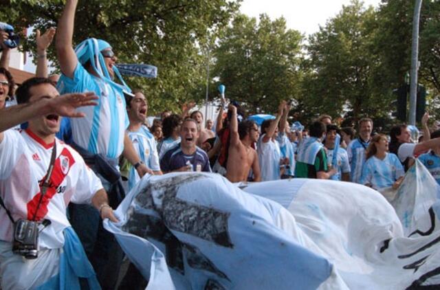 PAR 2010: iš Afrikos į Argentiną deportuota 10 futbolo chuliganų