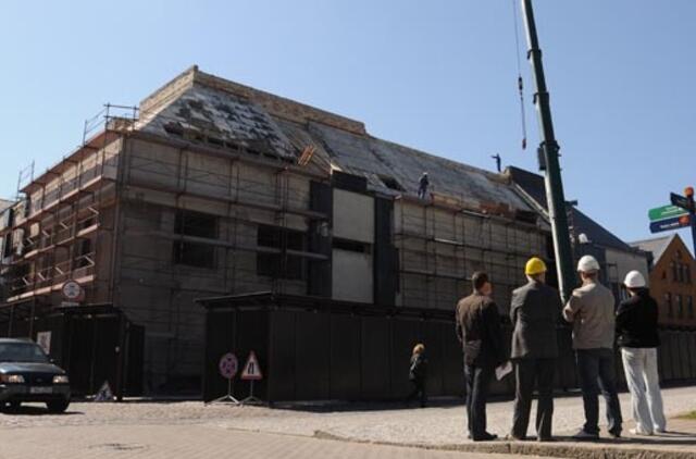 Pradėtas griauti Klaipėdos dramos teatro priestatas