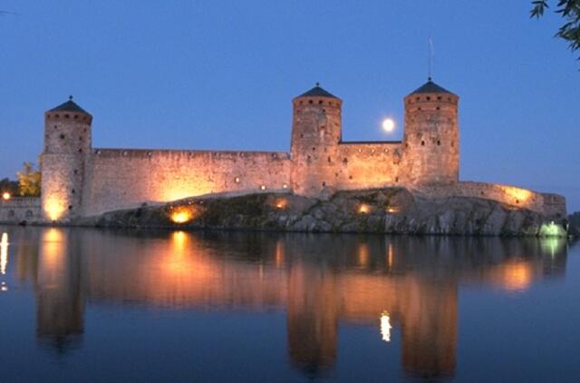 Savonlinos festivalis: prabangios operos pilyje