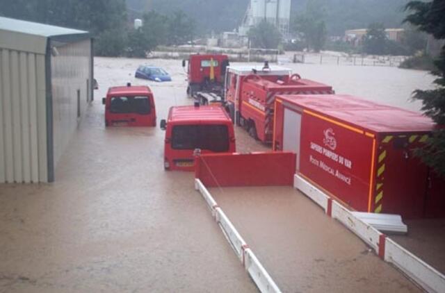 Smarkios liūtys Pietų Prancūzijoje nusinešė septynių žmonių gyvybes