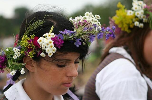 Švęskime Jonines Jono kalne