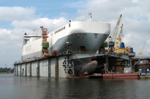 "Vakarų laivų remontas“ pirmą kartą atliko autovežio remontą