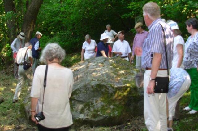 Atgyja istorinis parkas Tauralaukyje