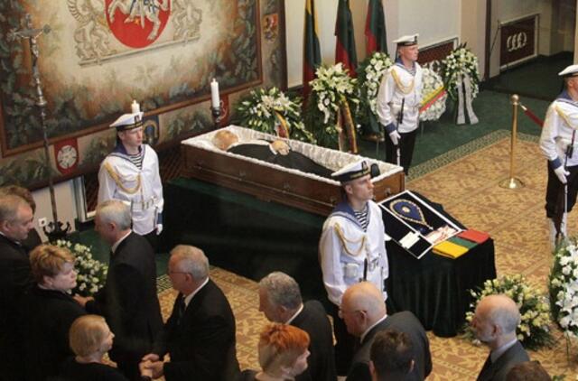 Dėl Algirdo Brazausko mirties Lietuvą užjaučia valstybės ir tarptautinės organizacijos