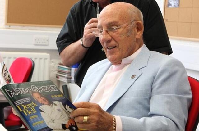 "Formulės-1" legenda ragina įvesti egzaminą pagyvenusiems vairuotojams