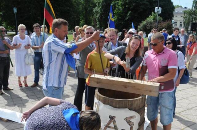 Klaipėdiečiai protestavo prieš šalį skurdinančią politiką