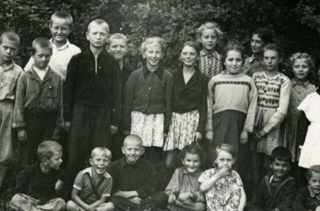 Klaipėdos akvarelės: namai ir žmonės (158)