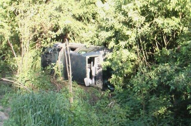 Moterį išgelbėjo saugos diržas, mažylį - kėdutė