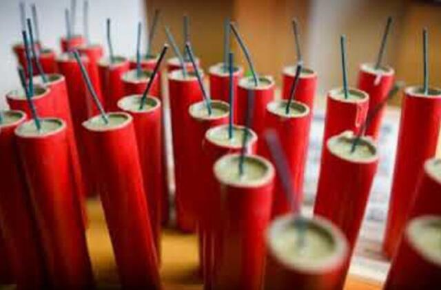 Paauglys susišžalojo namuose gamindamas sprogmenį