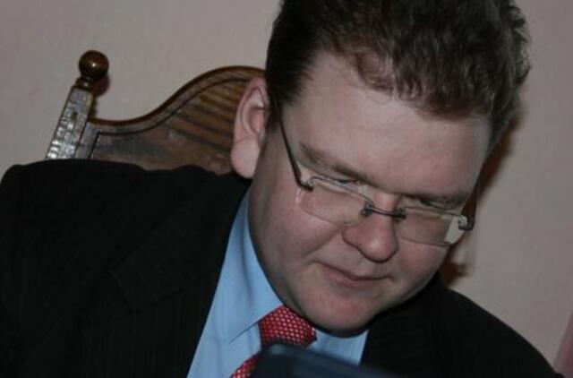 Tarybos narys vėl nori kanceliarinių išlaidų