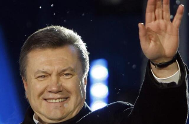 Ukrainos prezidentas Viktoras Janukovičius į susitikimą su policijos vadovais atsinešė narkotikų