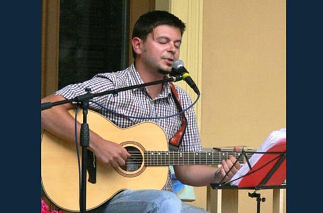 "Vėjas prie lūpų", arba Poetinės pranašystės pildosi