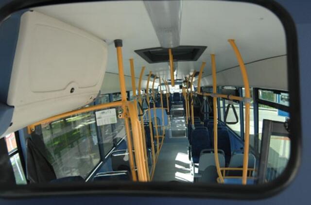 Autobuse apiplėšta keleivė