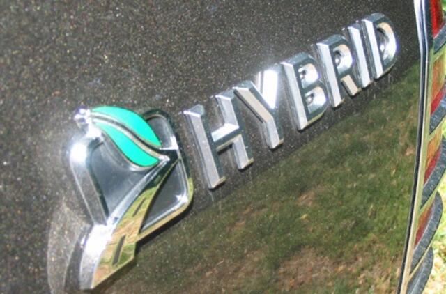 Ekspertai: po 10 metų ekologiškai švarių automobilių bus 13 procentų