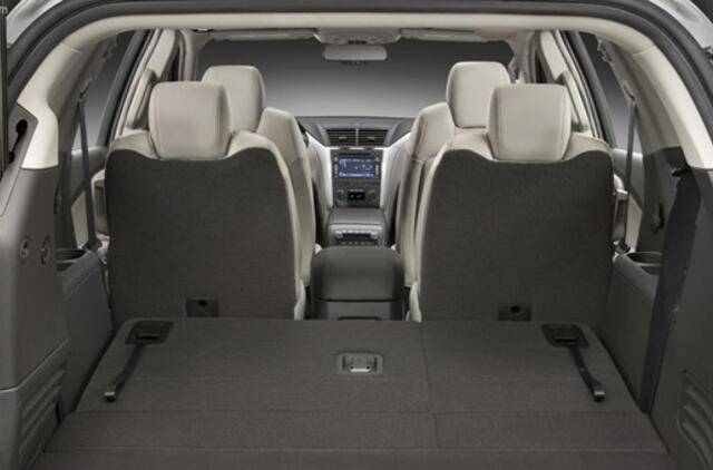 GM atšaukia 243 tūkst. automobilių dėl saugos diržų defekto