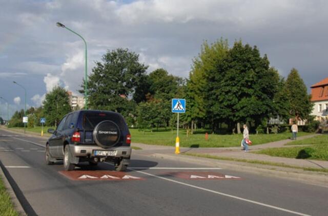 Greičio slopinimo kalneliai - jau prie "teisingos" perėjos