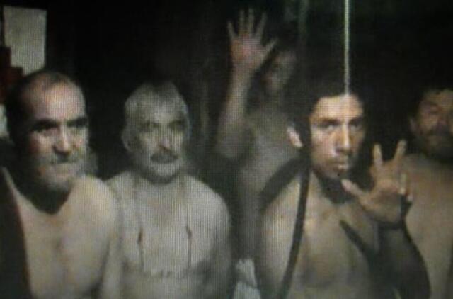 Kai kurie po žeme Čilėje įkalinti šachtininkai nori alkoholio