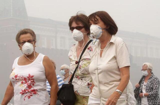 Karščių išvarginti rusai netenka pasitikėjimo Medvedevu ir Putinu