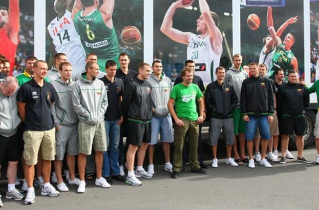 Klaipėdos Teatro aikštėje  - "Krepšinio karavanas"