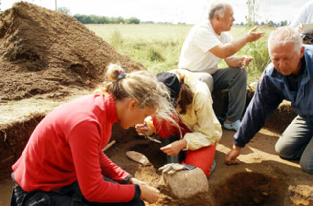 Kurmaičiuose atkasė kelių tūkstantmečių senumo urną