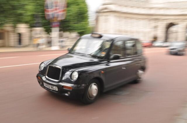 Londono taksi vairuotojai pripažinti mandagiausiais ir draugiškiausiais