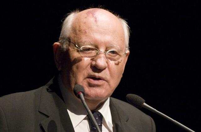 Michailas Gorbačiovas parašė knygą "Dviese su savimi"