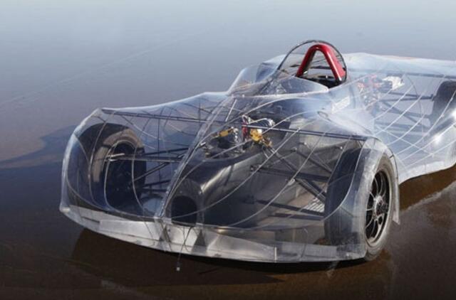 Permatomas elektromobilis sieks pasaulio rekordo