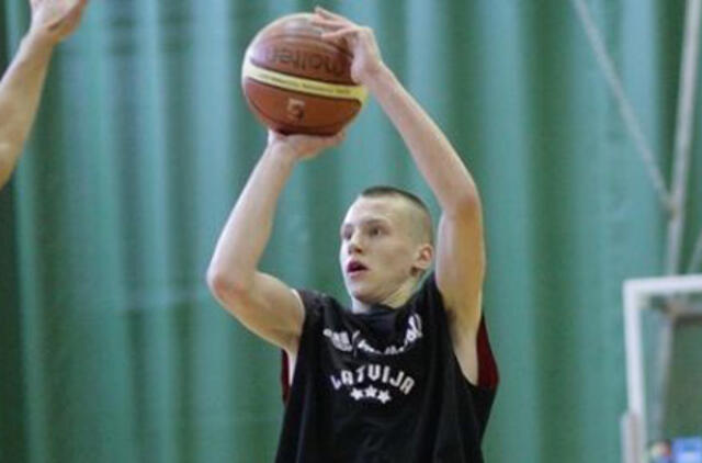 "Žalgiris" pasirašė ilgalaikę sutartį su latvių talentu Kasparu Vecvagaru