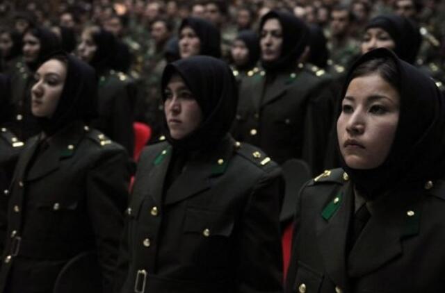 Afganistano armijoje - pirmosios karininkės